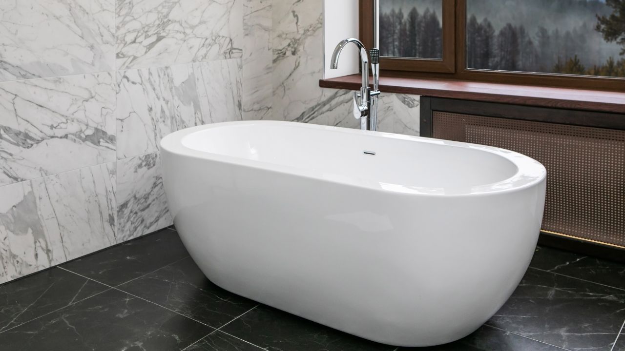 Bathtub vs Shower_ Which Fits Your Lifestyle